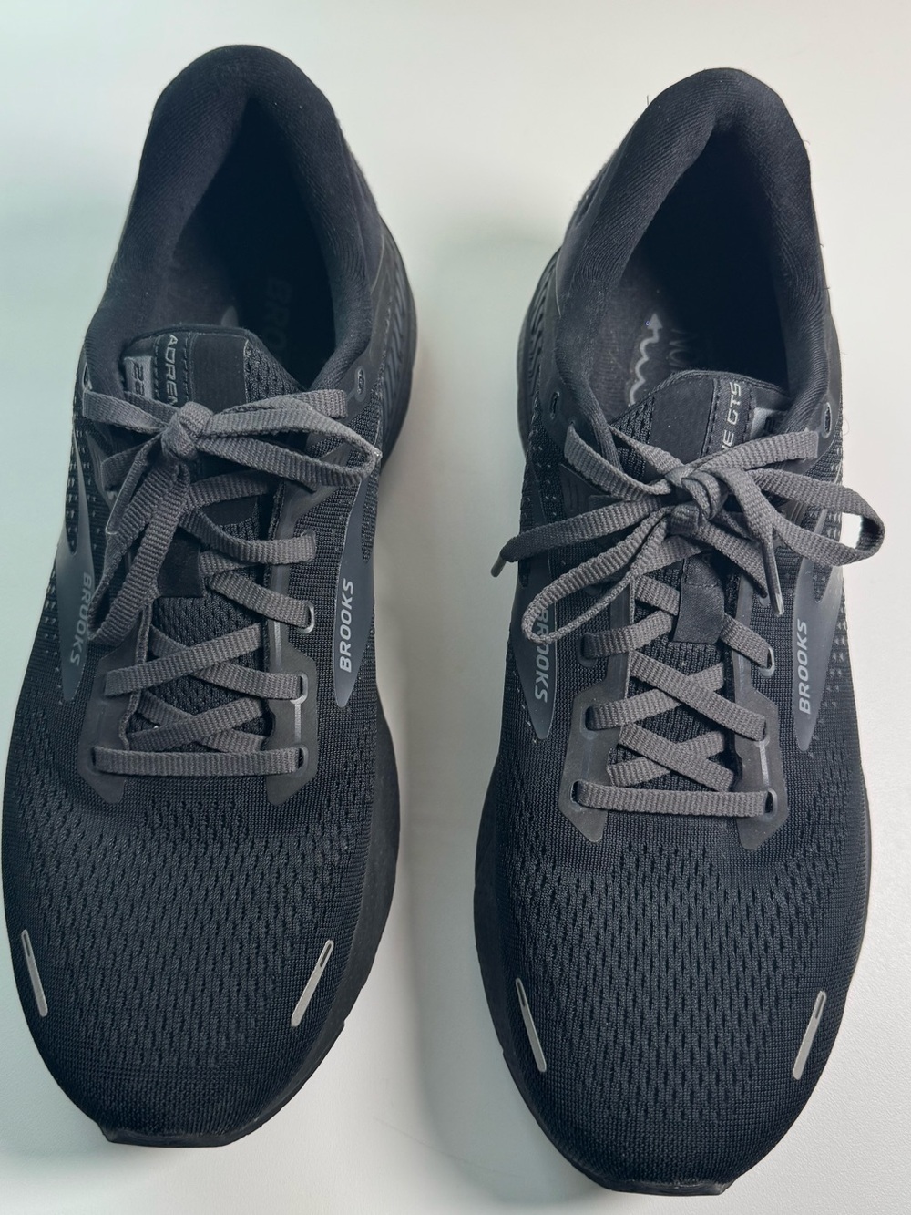 Brooks Adrenaline GTS 22 Men’s Size 11 Black Running Shoes Athletic Sneakers - Picture 2 of 6